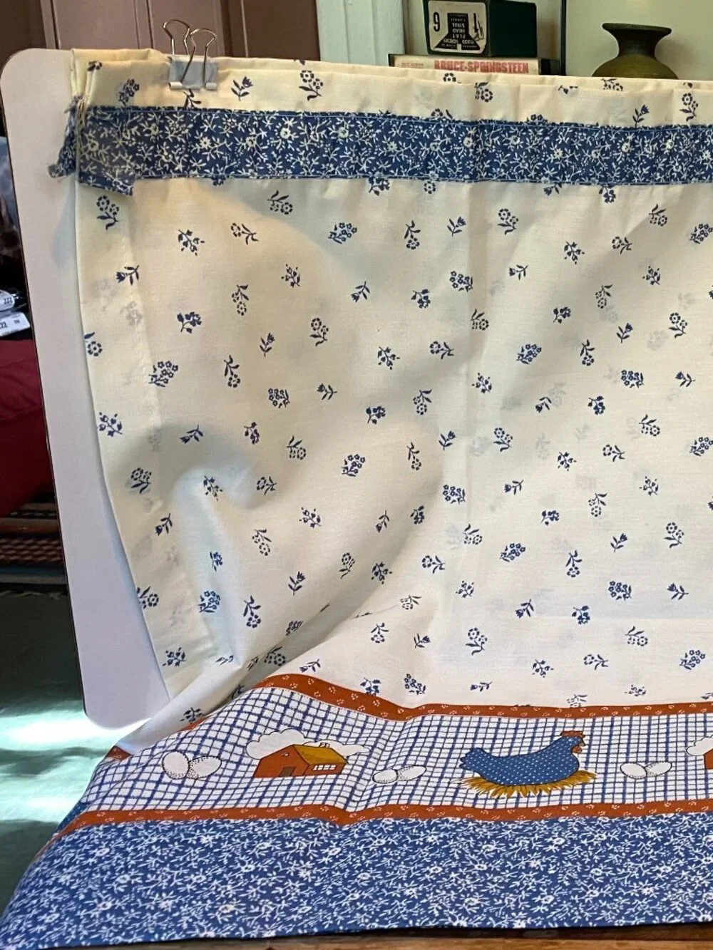RARE SEARS 2 Vintage Country Kitchen Curtains Hen Chicken Nest Egg Barn Cottage